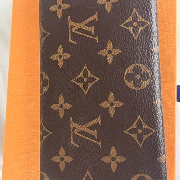 100 percent authentic LV envelope wallet - Picture 5 of 13